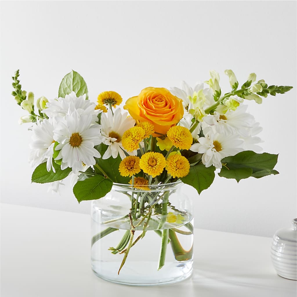 Sun Salutation Bouquet – Twigs N Blooms, Gaylord MI