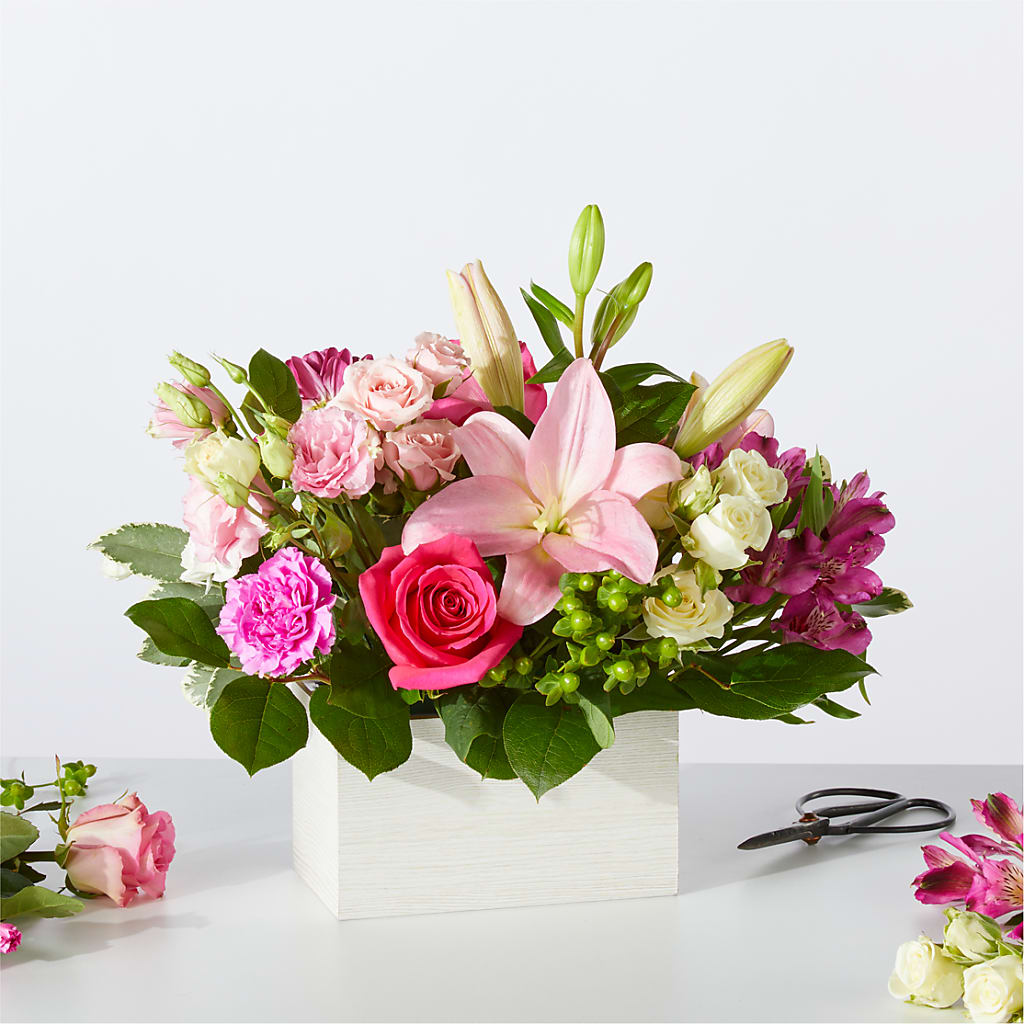 Sweetberry Box – A Florist Original – Twigs N Blooms, Gaylord MI