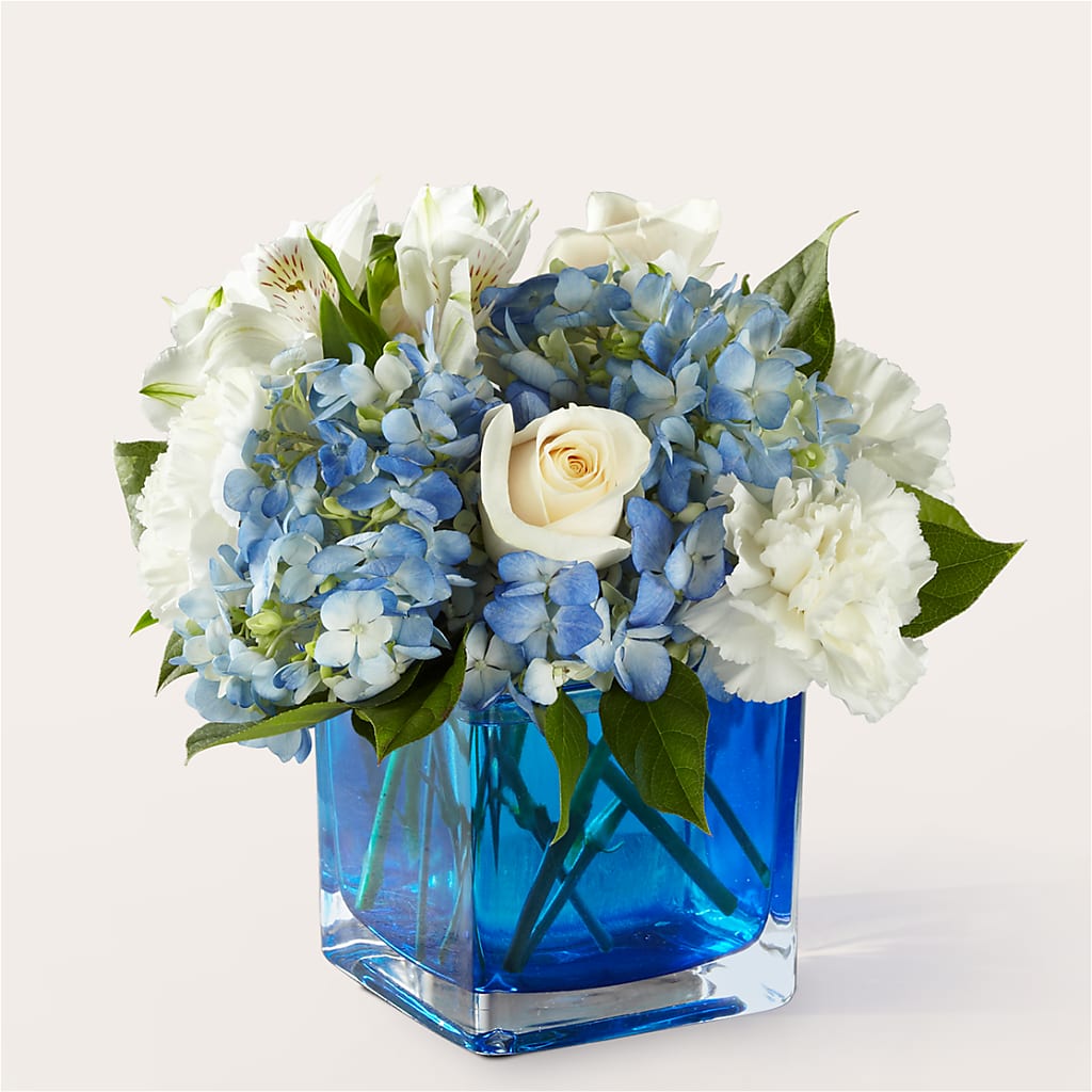 Soothing Waters Bouquet – Twigs N Blooms, Gaylord MI