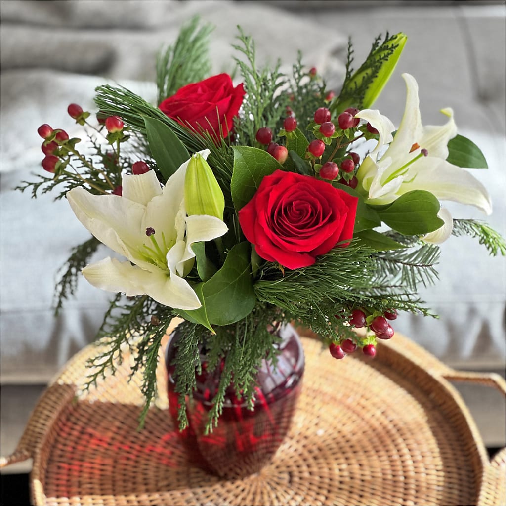 Evergreen Delight Bouquet – Twigs N Blooms, Gaylord MI