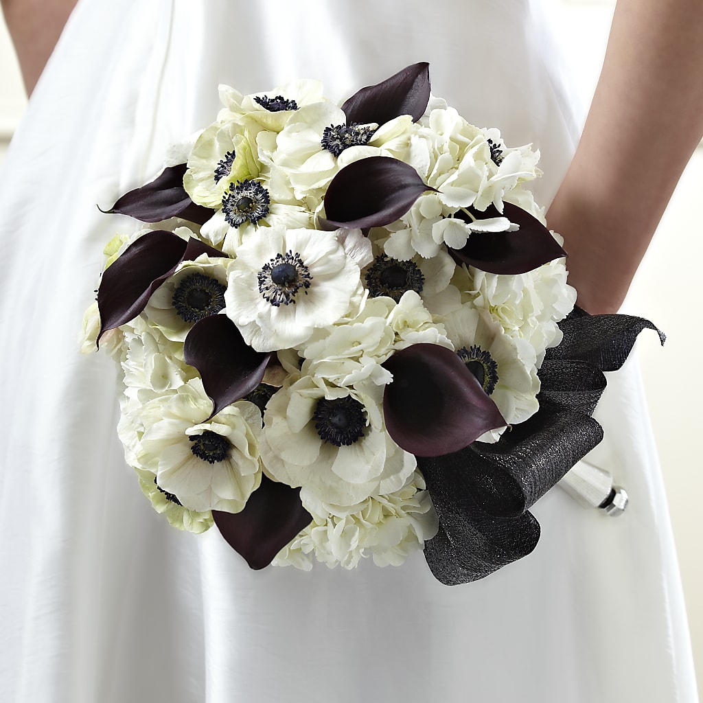 To Have and To Hold Bouquet – Twigs N Blooms, Gaylord MI